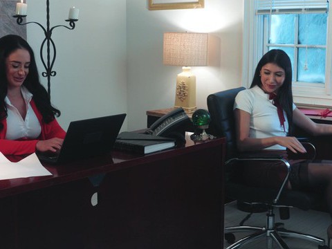 TubeChubby presents: Big butt boss spreads legs to ride her coworker on the bed