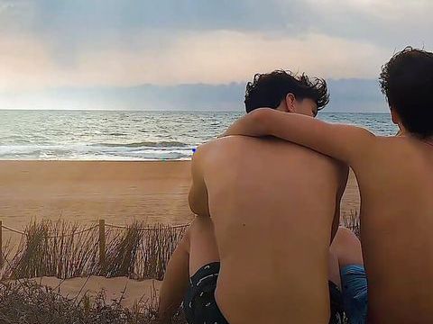 TubeChubby presents: Staxus :: beach boy bangers :: surfer friends, can't contain their passion on the beach